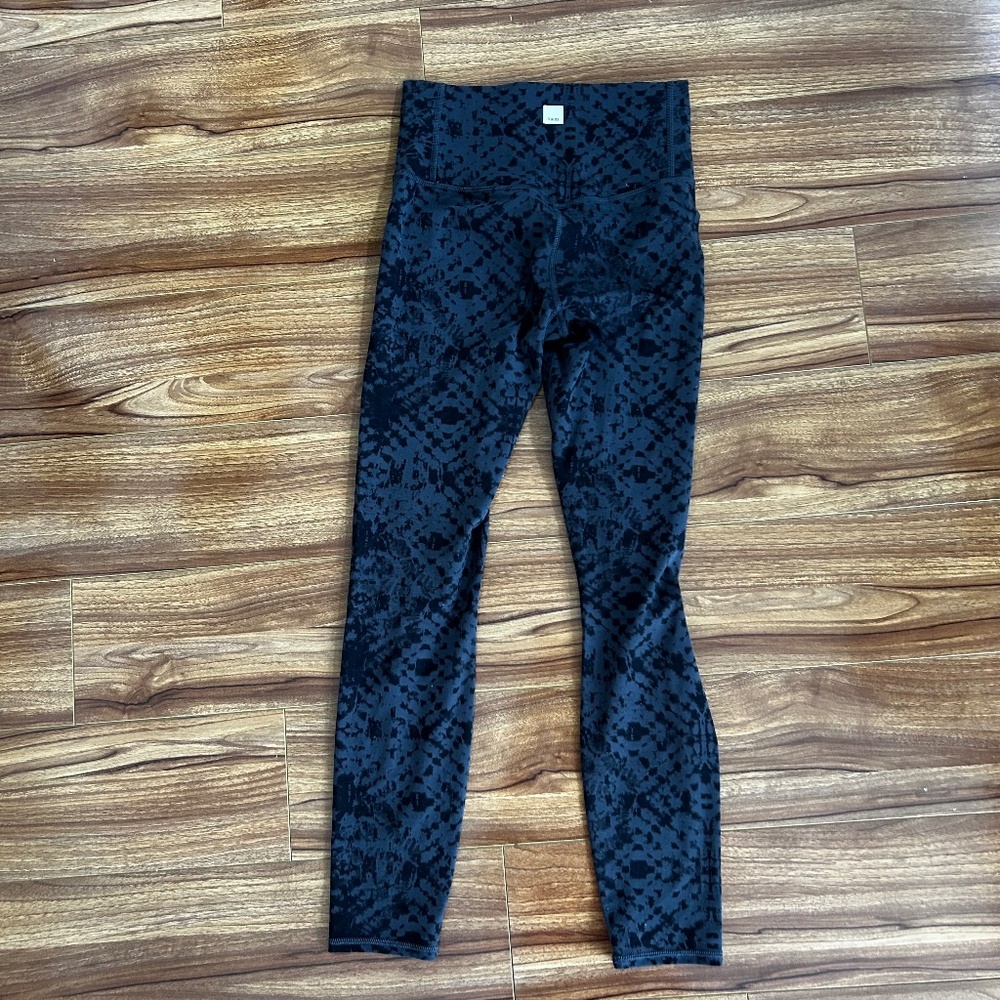 Vuori Studio Printed legging in charcoal Shibori XS